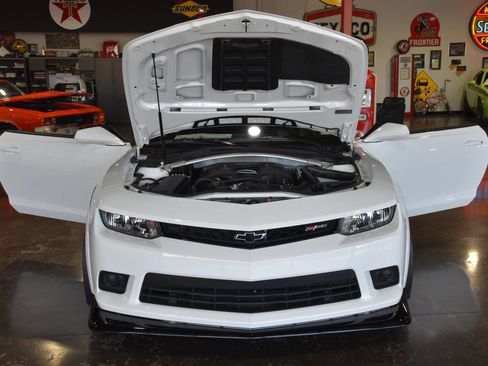 Used 2015 Chevrolet Camaro Z/28 RWD image 15