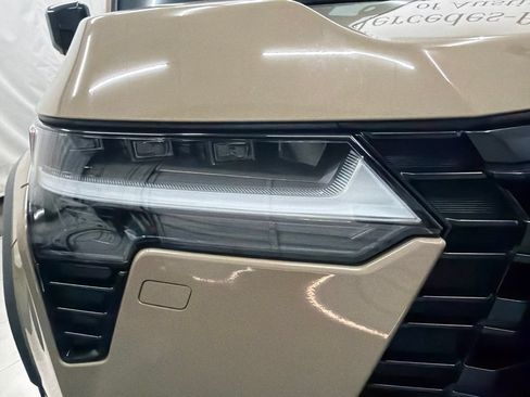 Used 2025 Lexus GX 550 AWD/4WD image 10