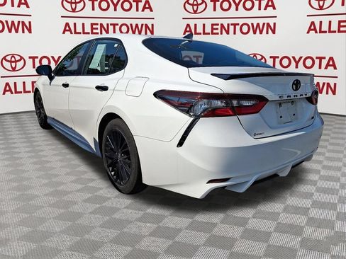 Used 2021 Toyota Camry SE w/ Convenience Package FWD image 3