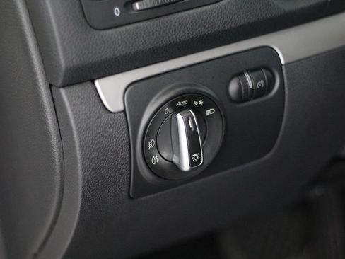 Used 2010 Volkswagen Jetta Limited Edition FWD image 36
