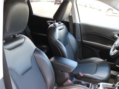 Used 2020 Jeep Compass Latitude w/ Popular Equipment Group FWD image 20