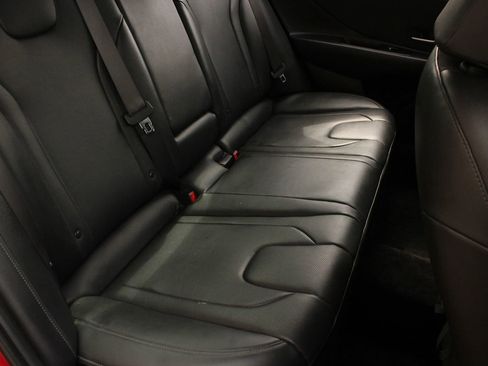 Used 2025 Hyundai Elantra Limited image 20