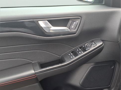 Used 2025 Ford Escape ST-Line Select AWD/4WD image 9