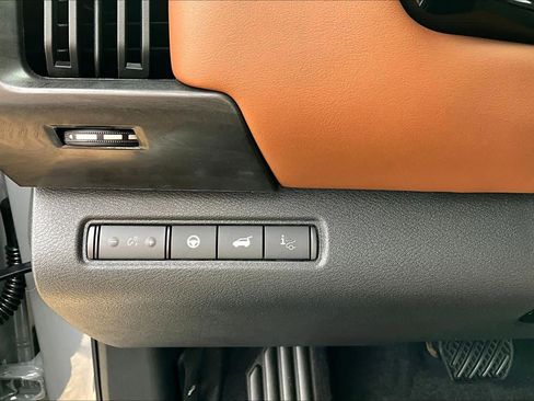 New 2026 Nissan Pathfinder Platinum AWD/4WD image 15