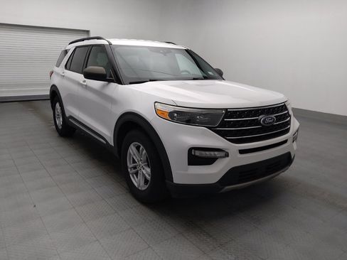 Used 2020 Ford Explorer XLT w/ Equipment Group 202A RWD image 13