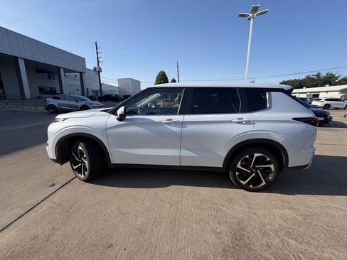 Used 2024 Mitsubishi Outlander SE AWD/4WD image 8