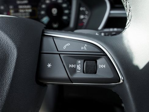 New 2025 Audi Q3 2.0T Premium image 14