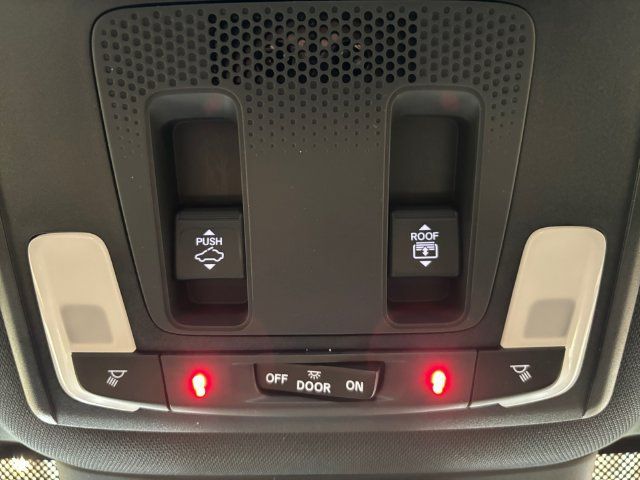 Used 2025 Honda Pilot Black Edition image 23