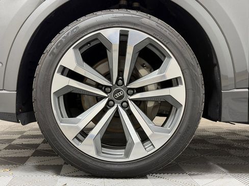 Used 2021 Audi Q8 Premium Plus w/ Premium Plus Package image 12