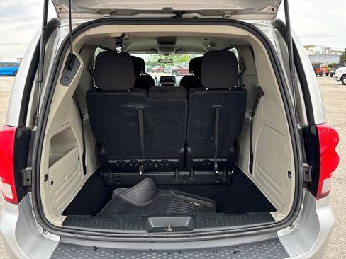 Used 2012 Dodge Grand Caravan SXT FWD image 23