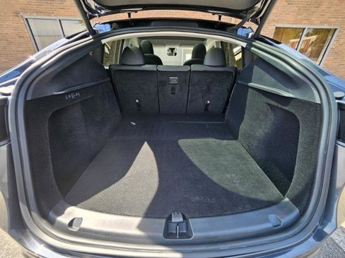 Used 2025 Tesla Model Y Long Range RWD image 66