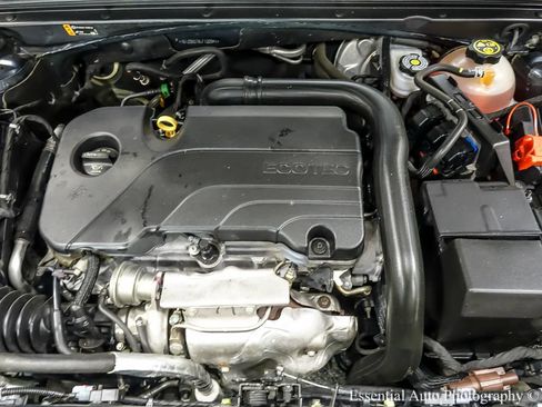 Used 2020 Chevrolet Malibu LT FWD image 25