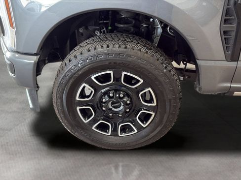 Certified 2026 Ford F250 Platinum w/ FX4 Off-Road Package AWD/4WD image 29