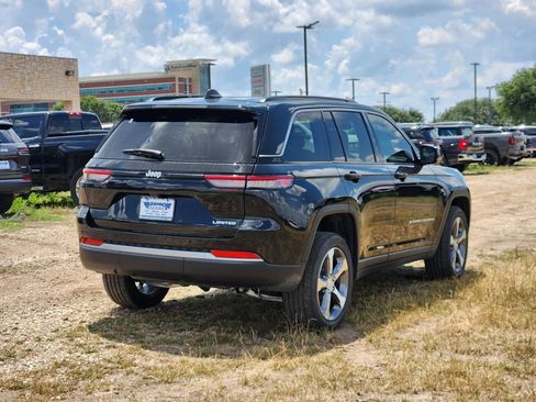 New 2026 Jeep Grand Cherokee Limited RWD image 4