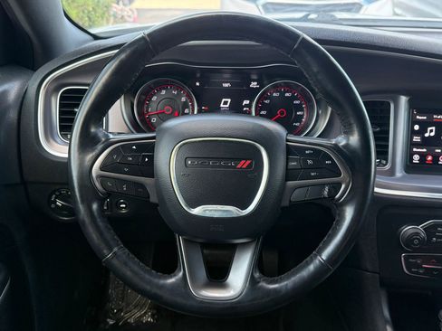Used 2019 Dodge Charger SXT w/ Leather Interior Group RWD image 18