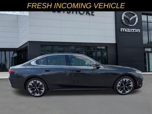 Used 2025 BMW 540i xDrive image 2