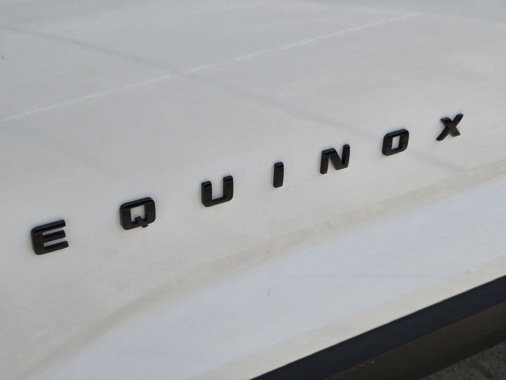 New 2027 Chevrolet Equinox LT w/ Midnight Edition FWD image 12