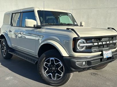 Certified 2025 Ford Bronco Outer Banks