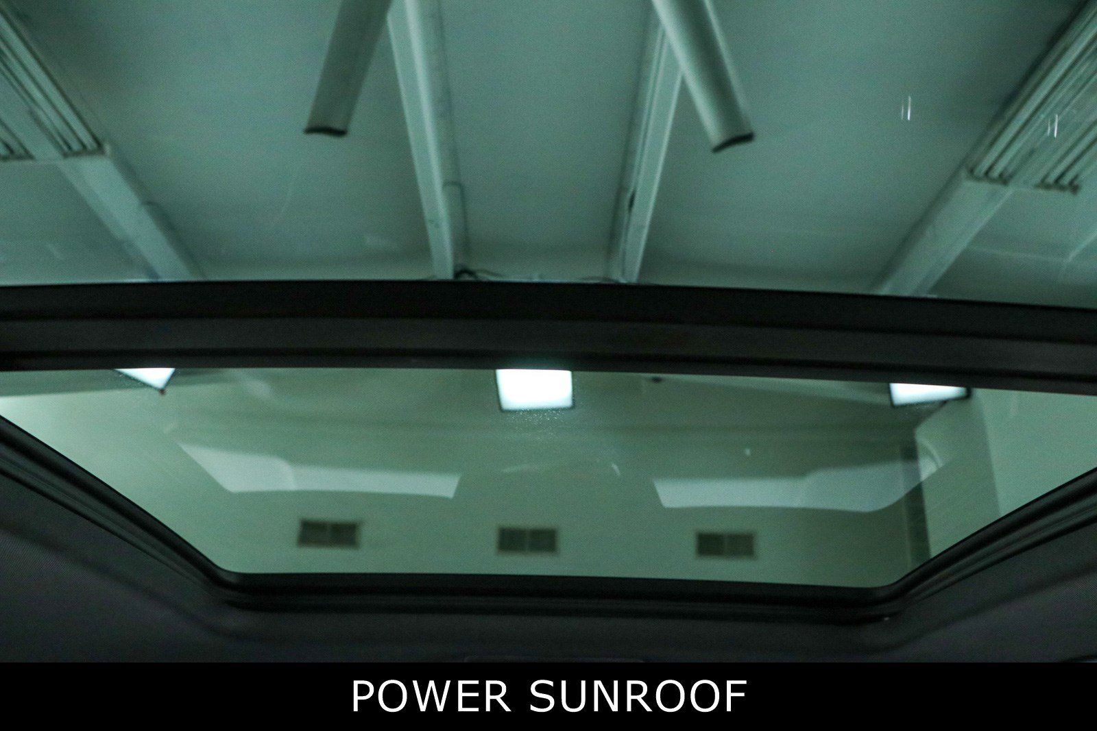 Used 2021 Volkswagen Atlas Cross Sport SE w/ Panoramic Sunroof Package FWD image 22