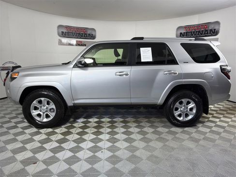 Used 2024 Toyota 4Runner SR5 image 6