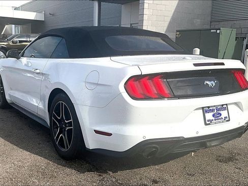 Used 2022 Ford Mustang Premium image 3
