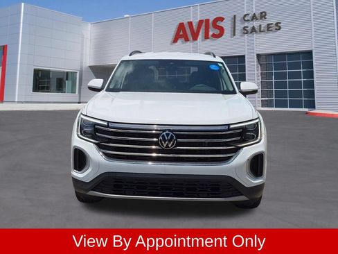 Used 2025 Volkswagen Atlas SE FWD image 2