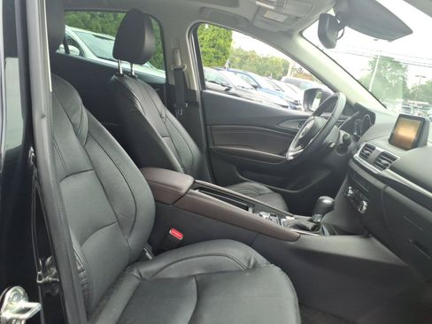 Used 2017 MAZDA MAZDA3 Grand Touring w/ Premium Equipment Package FWD image 10