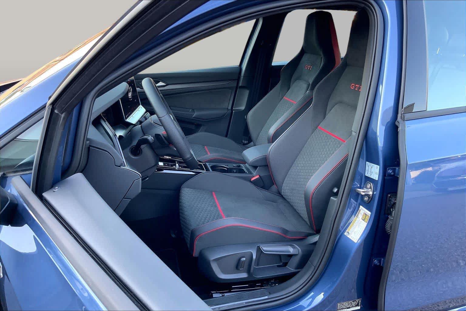 New 2026 Volkswagen GTI SE FWD image 9