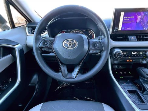 Used 2025 Toyota RAV4 XLE image 5