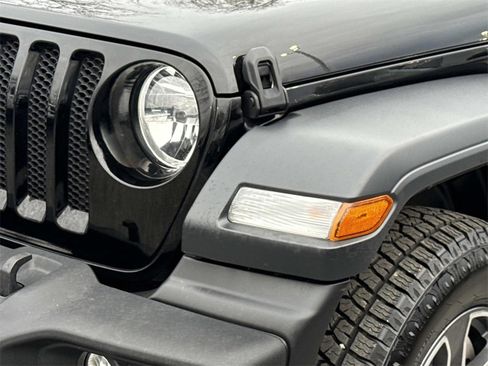 Used 2023 Jeep Wrangler Sport S image 27