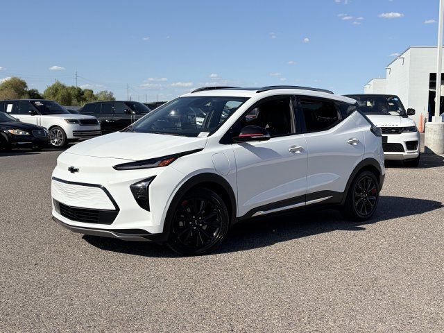 Used 2023 Chevrolet Bolt EUV Premier w/ Sun & Sound Package FWD image 2