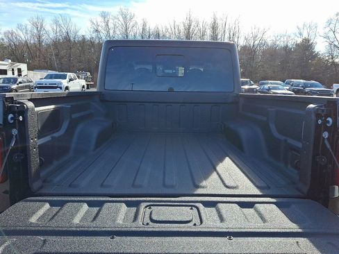 New 2026 Jeep Gladiator Sport AWD/4WD image 21
