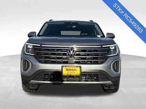 Used 2024 Volkswagen Atlas SE image 2
