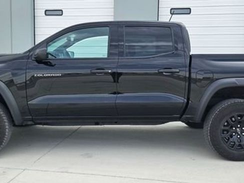 Used 2024 Chevrolet Colorado Trail Boss w/ Advanced Trailering Package AWD/4WD image 2
