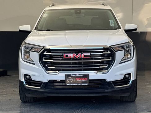 Used 2024 GMC Terrain SLT image 8