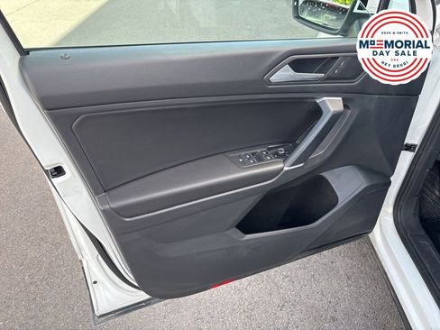 Used 2020 Volkswagen Tiguan SE AWD/4WD image 5