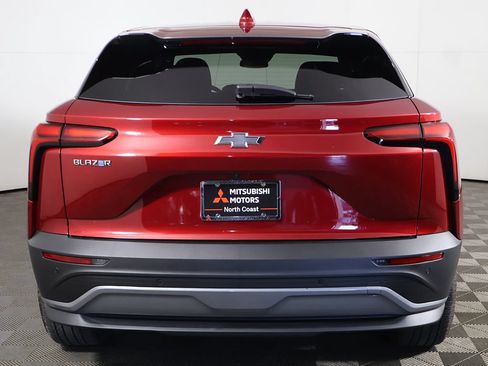 Used 2025 Chevrolet Blazer EV LT FWD image 11