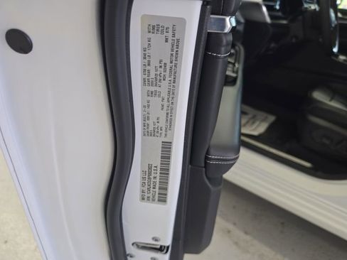 Used 2023 Jeep Grand Cherokee L Overland AWD/4WD image 15