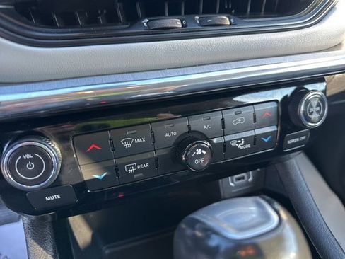 Used 2022 Jeep Compass Limited image 22