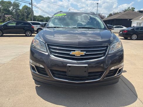 Used 2016 Chevrolet Traverse LT w/ Style and Technology Package AWD/4WD image 3