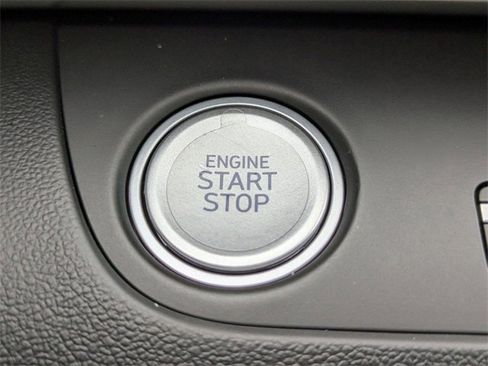 Certified 2025 Hyundai Elantra SEL image 34