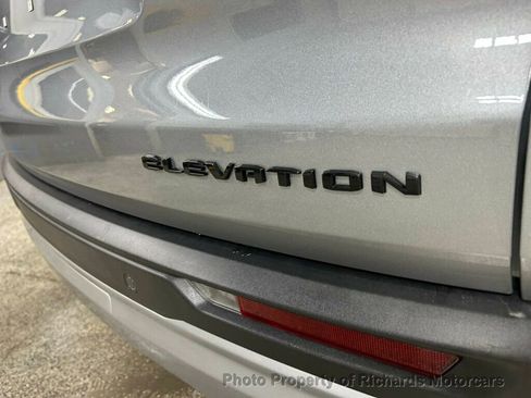 Used 2025 GMC Acadia Elevation w/ Elevation Premium Package image 12