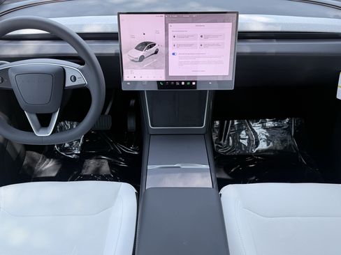 Used 2026 Tesla Model Y 2WD image 54