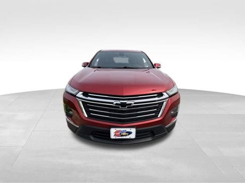 Used 2023 Chevrolet Traverse LT FWD image 3