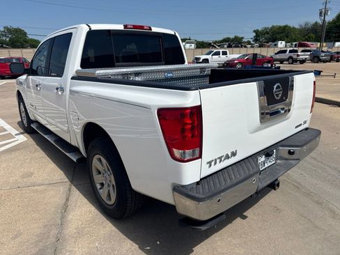 Used 2012 Nissan Titan SV w/ SV Value Truck Pkg RWD image 5