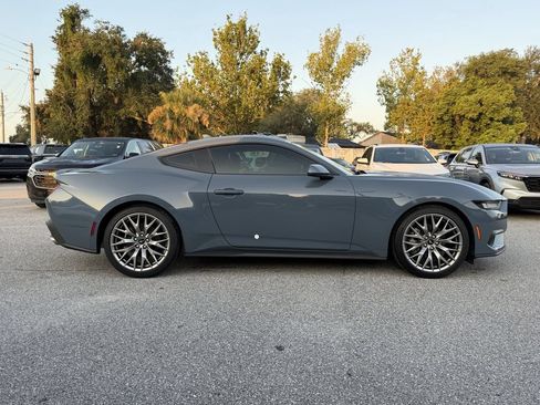 Used 2025 Ford Mustang Premium RWD image 4