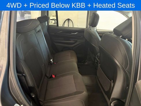 Used 2023 Jeep Grand Cherokee Laredo AWD/4WD image 22