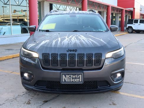 Used 2020 Jeep Cherokee Latitude Plus image 3