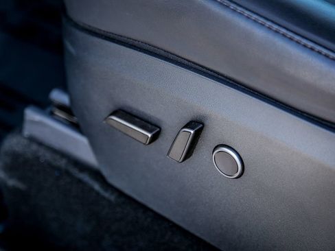 Used 2024 Tesla Model Y Long Range image 19