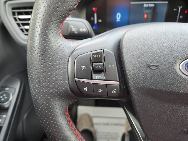 Used 2025 Ford Escape ST-Line Select AWD/4WD image 18